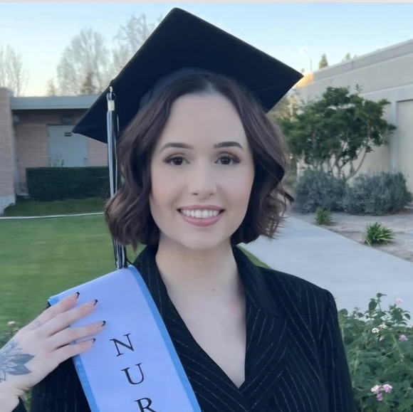 Meet the Posher Other - Meet your Posher, Mia